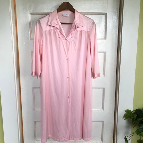 Vanity Fair Other - Vanity Fair Pink Nylon Antron III Button-Front Nightgown Robe S Made in USA 70s